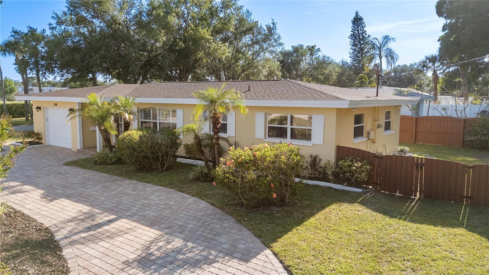 1110 VARONA, BELLEAIR, FL, 33756