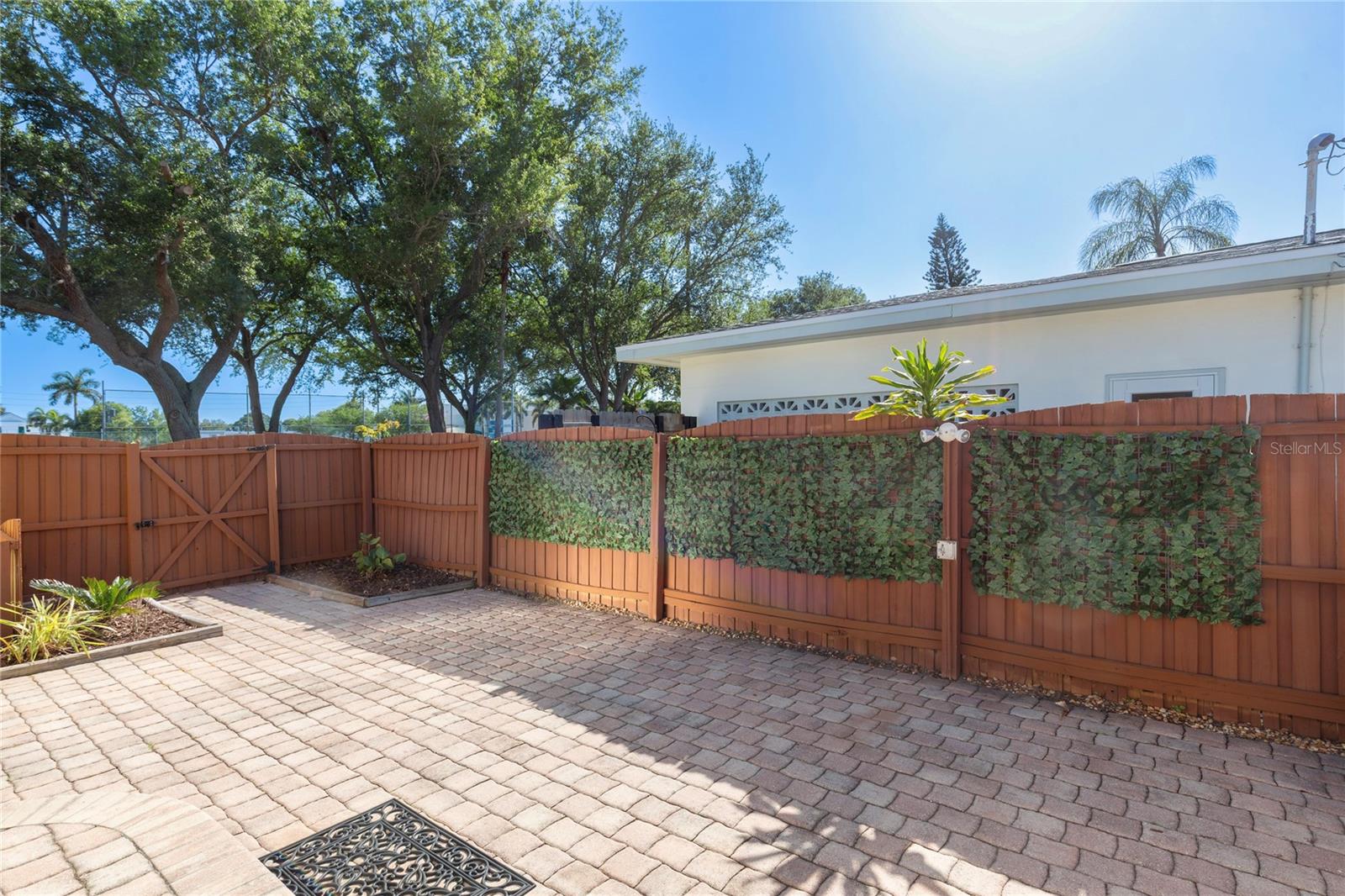 1110 VARONA, BELLEAIR, FL, 33756