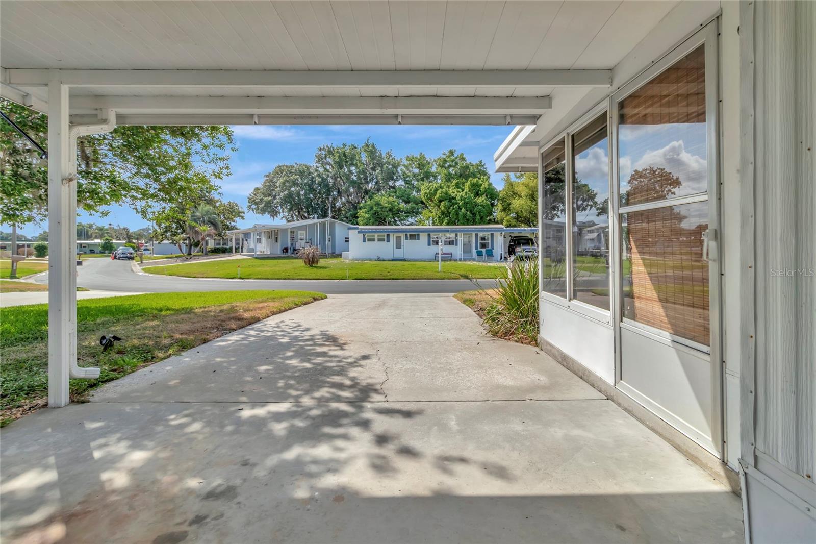 1123 FOREST LN, TAVARES, FL, 32778