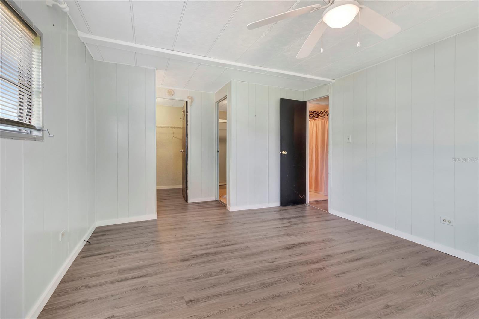 1123 FOREST LN, TAVARES, FL, 32778