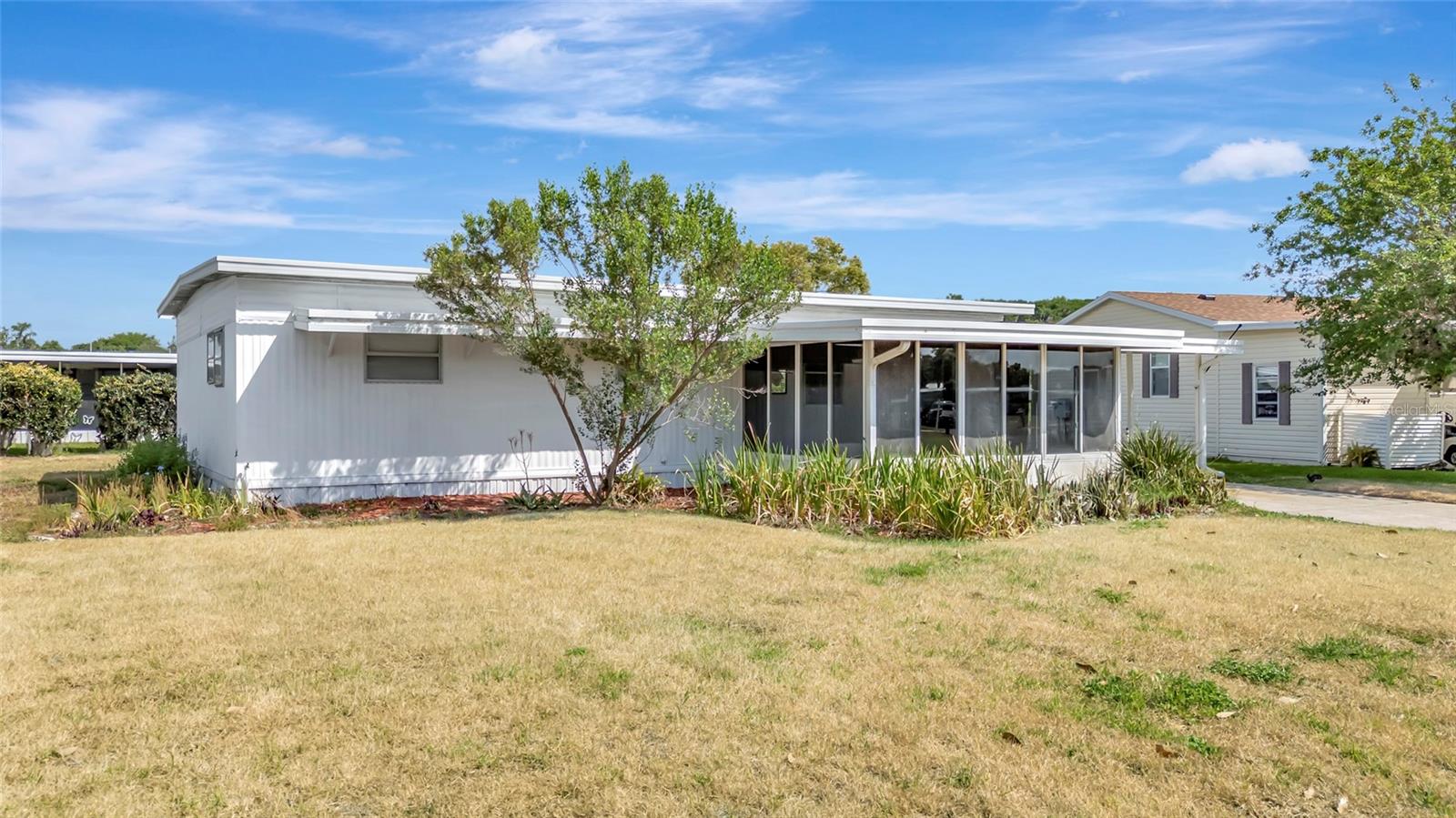 1123 FOREST LN, TAVARES, FL, 32778