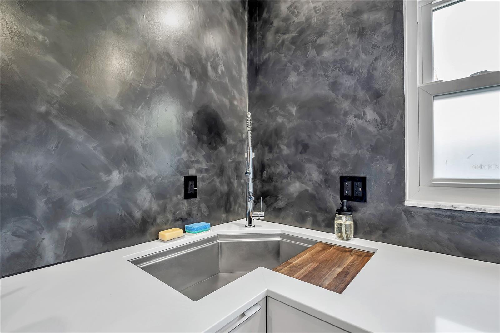 224 6TH AVE N #13, ST PETERSBURG, FL, 33701