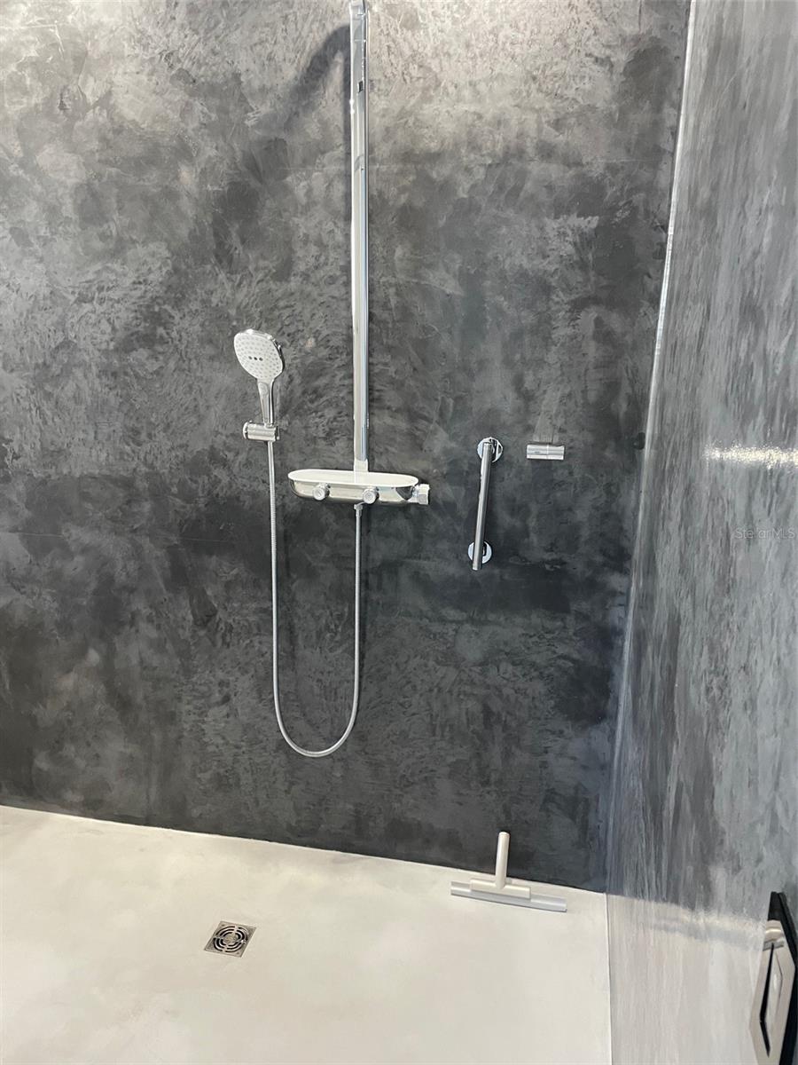 224 6TH AVE N #13, ST PETERSBURG, FL, 33701