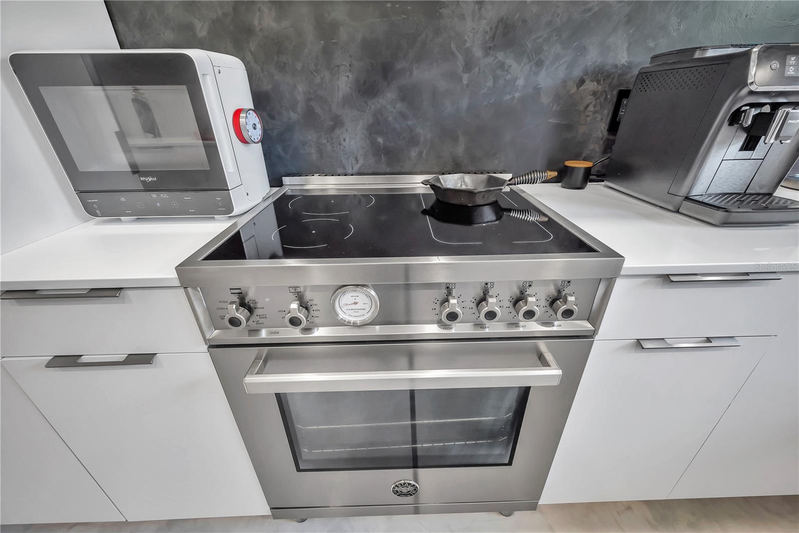 224 6TH AVE N #13, ST PETERSBURG, FL, 33701