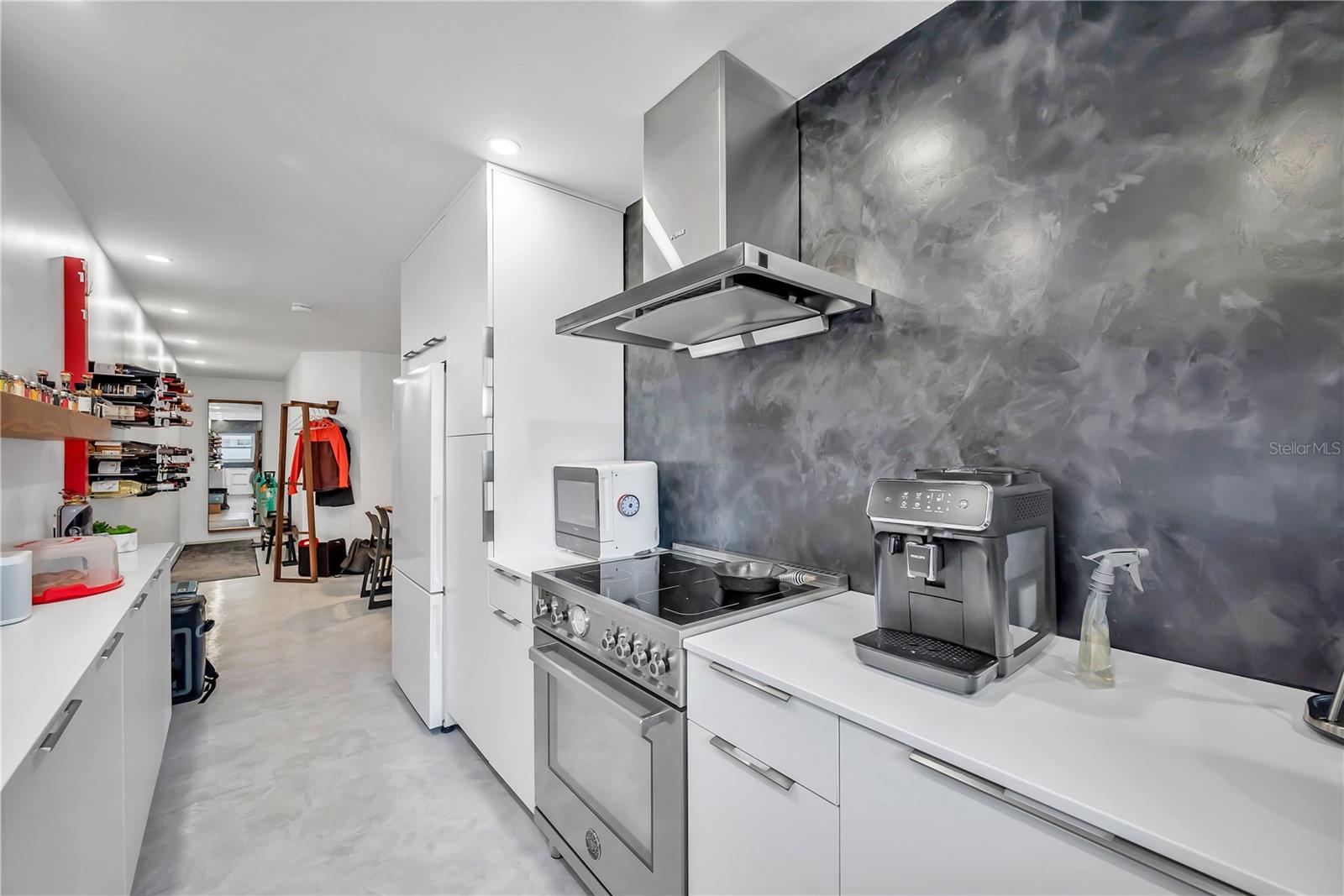 224 6TH AVE N #13, ST PETERSBURG, FL, 33701