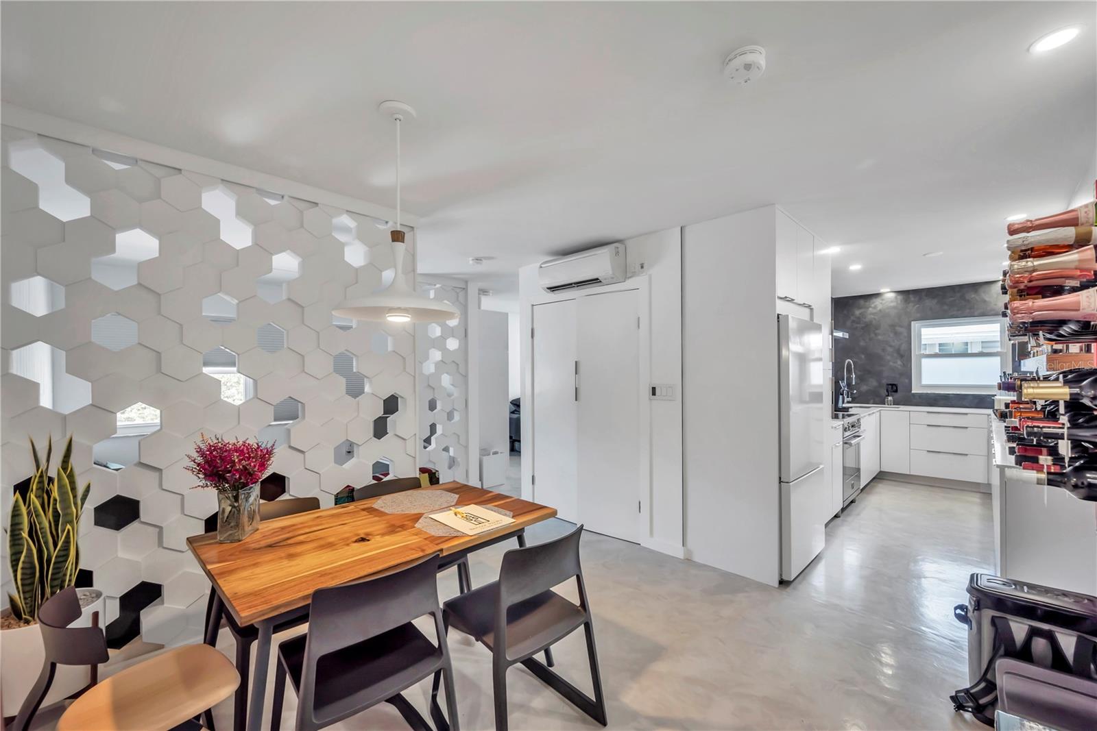 224 6TH AVE N #13, ST PETERSBURG, FL, 33701