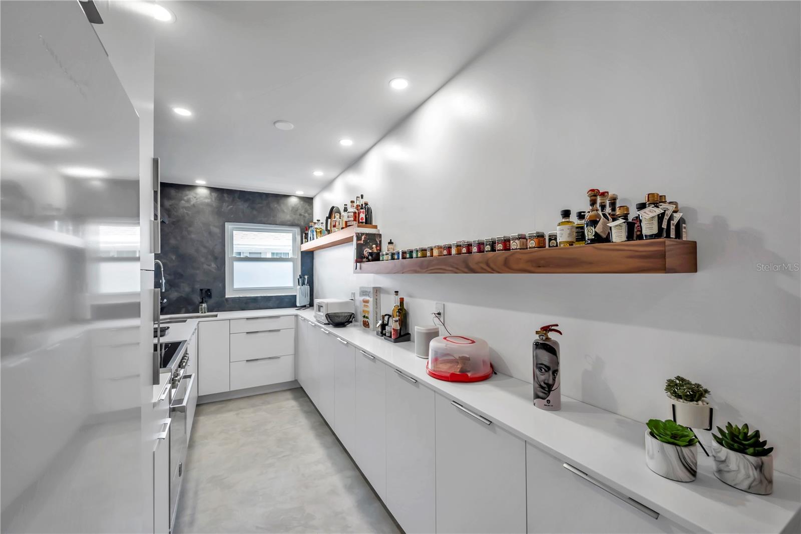 224 6TH AVE N #13, ST PETERSBURG, FL, 33701