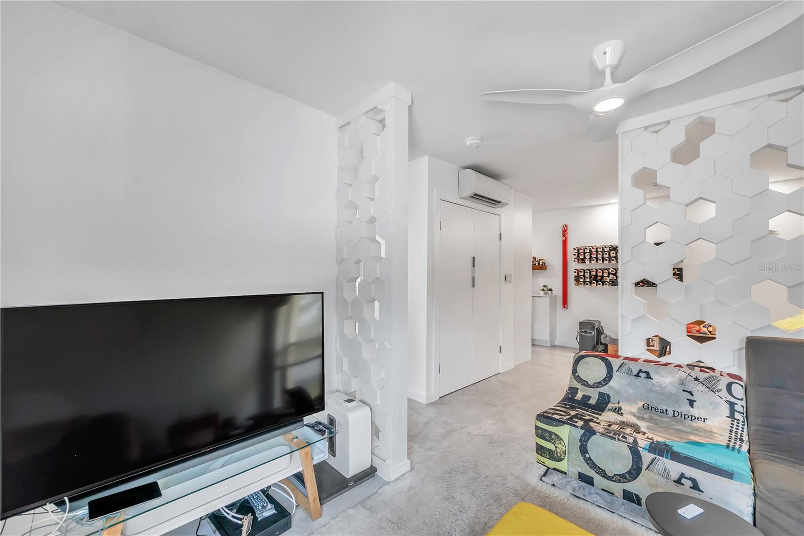 224 6TH AVE N #13, ST PETERSBURG, FL, 33701