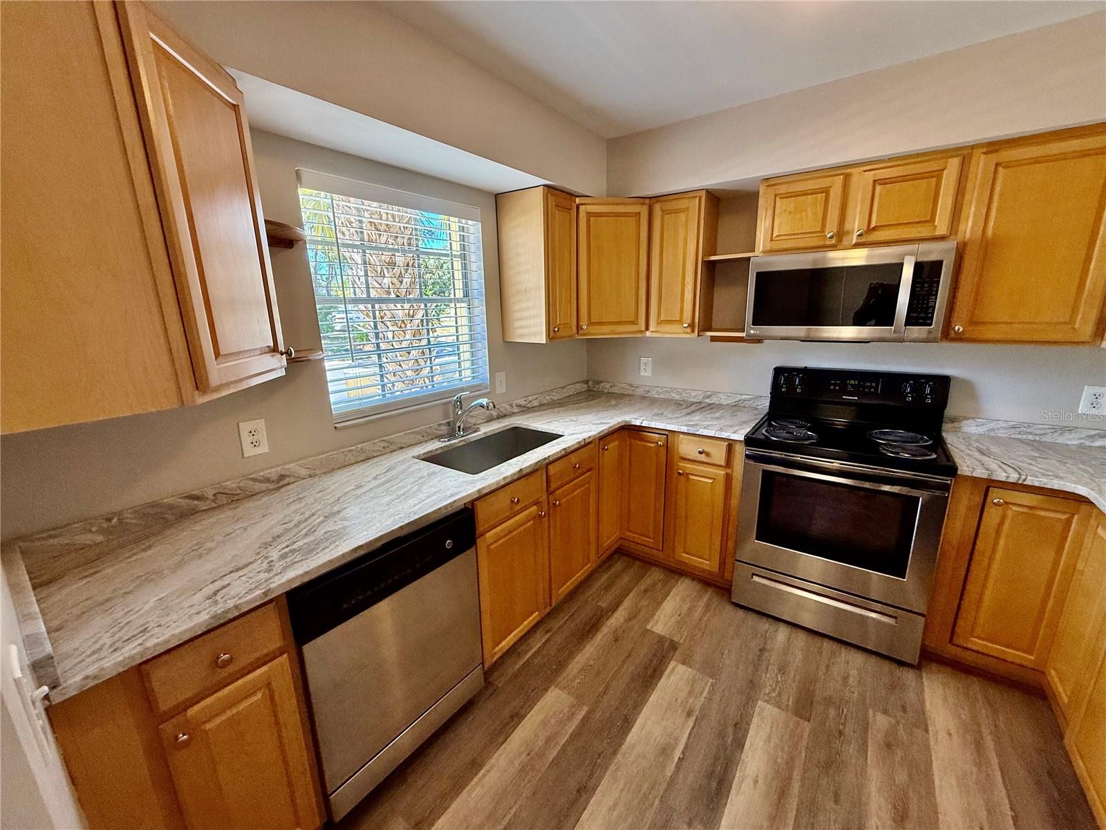 2403 ASPINWALL ST, SARASOTA, FL, 34237