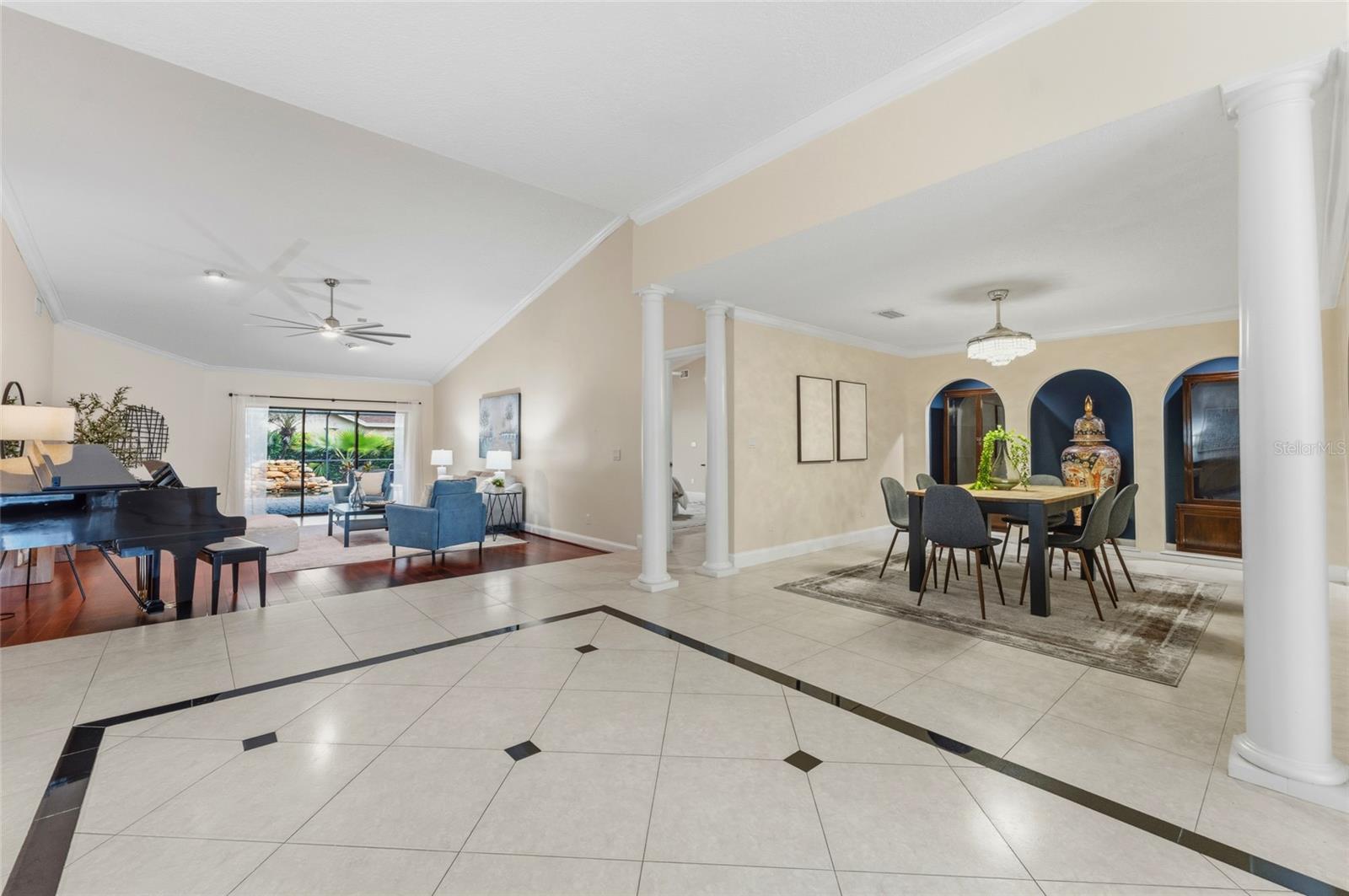 8701 TANTALLON CIR, TAMPA, FL, 33647