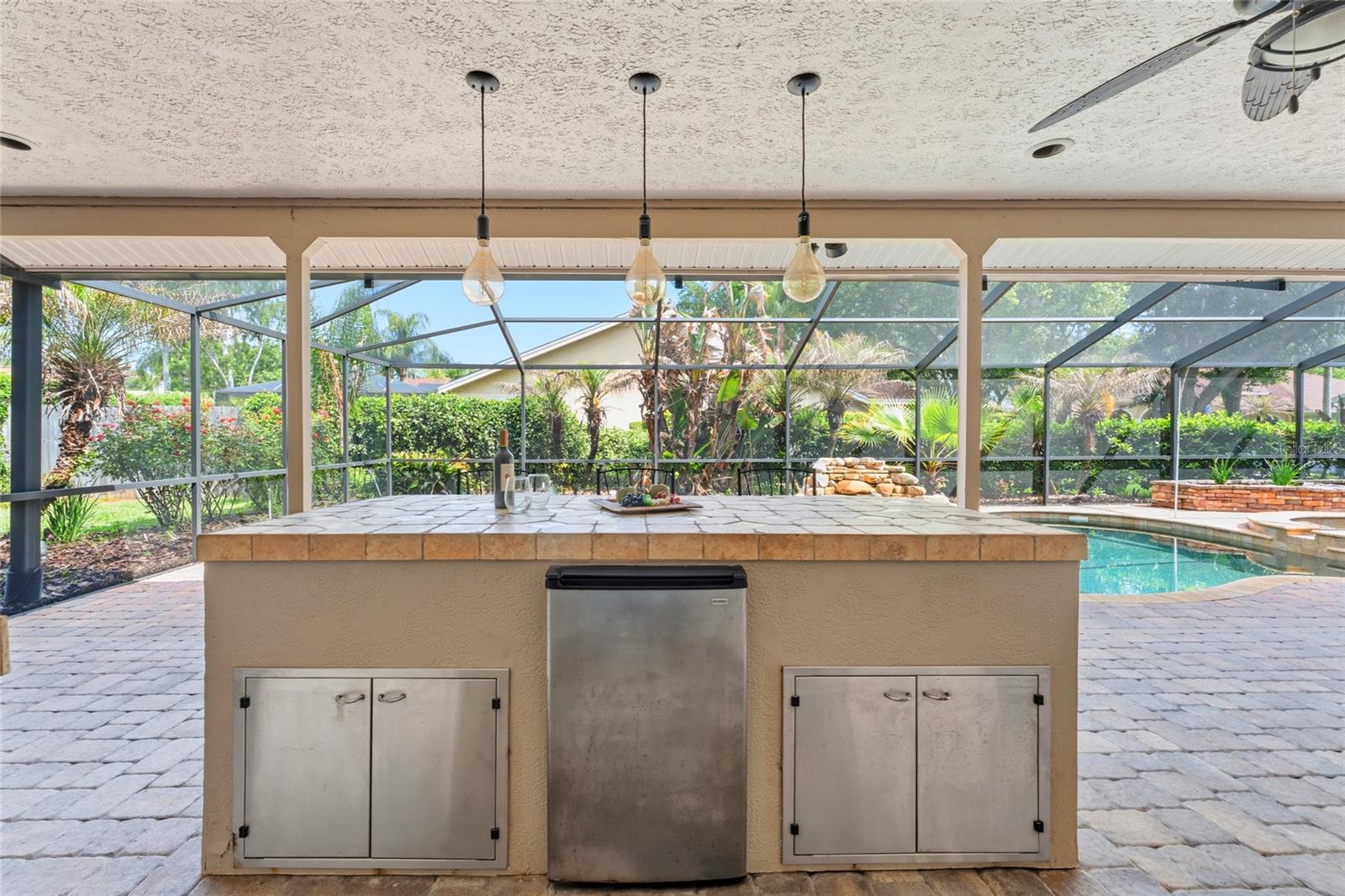 8701 TANTALLON CIR, TAMPA, FL, 33647