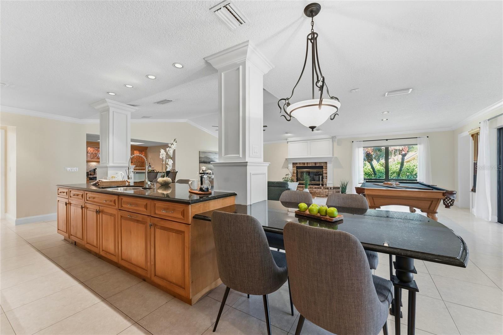 8701 TANTALLON CIR, TAMPA, FL, 33647