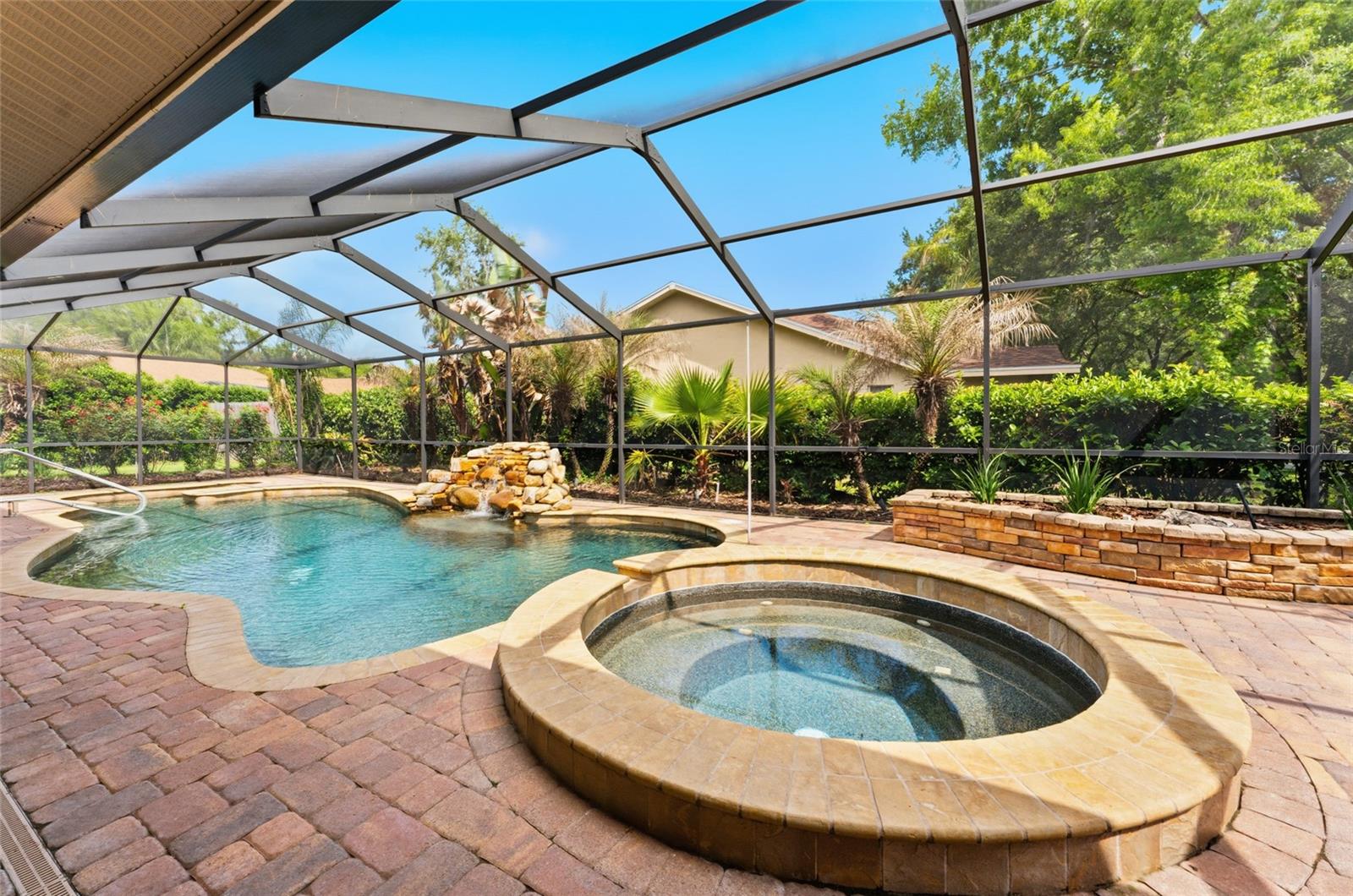 8701 TANTALLON CIR, TAMPA, FL, 33647