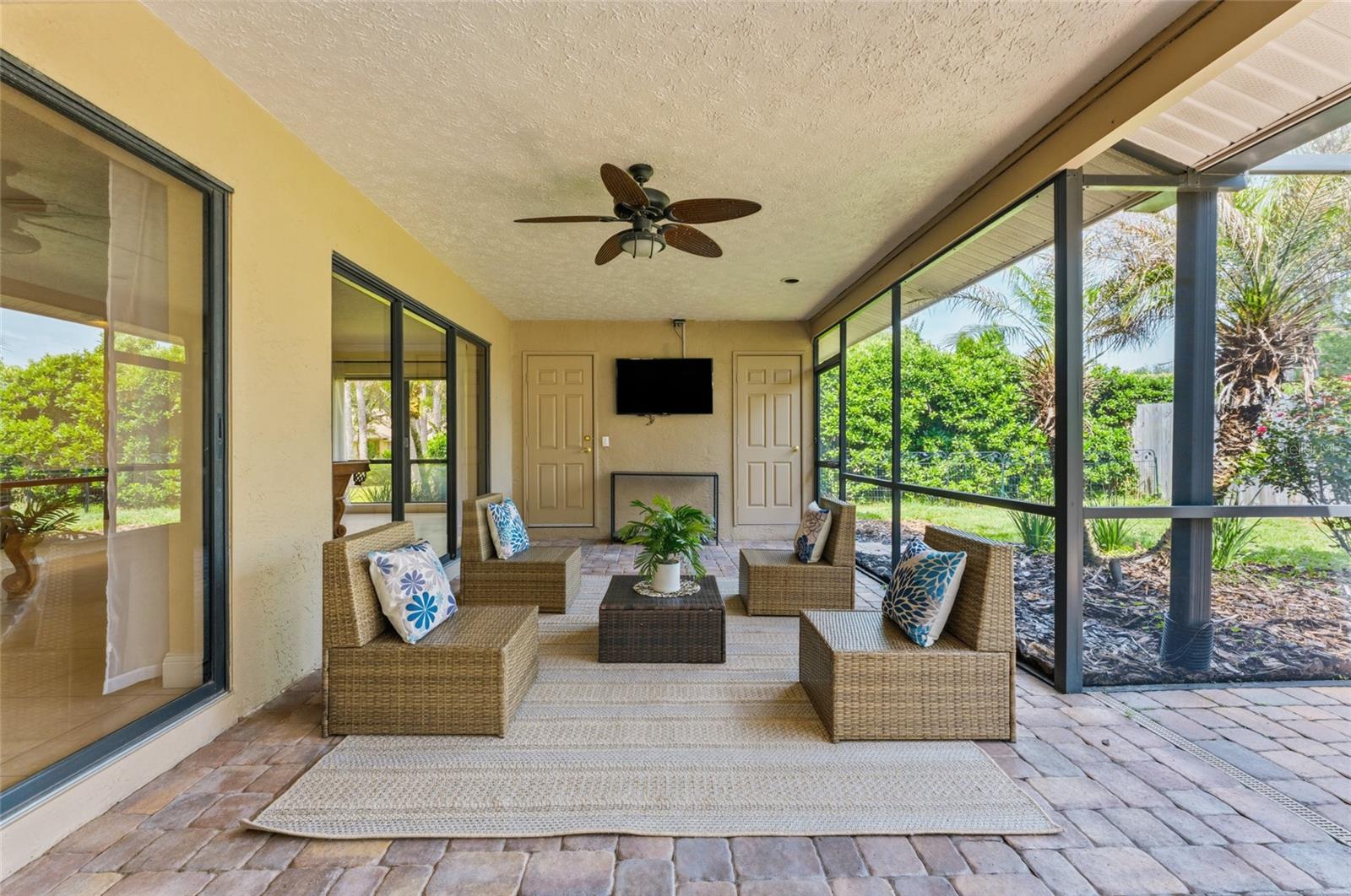 8701 TANTALLON CIR, TAMPA, FL, 33647