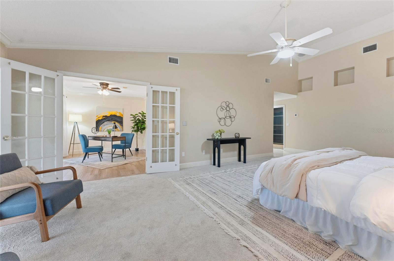8701 TANTALLON CIR, TAMPA, FL, 33647