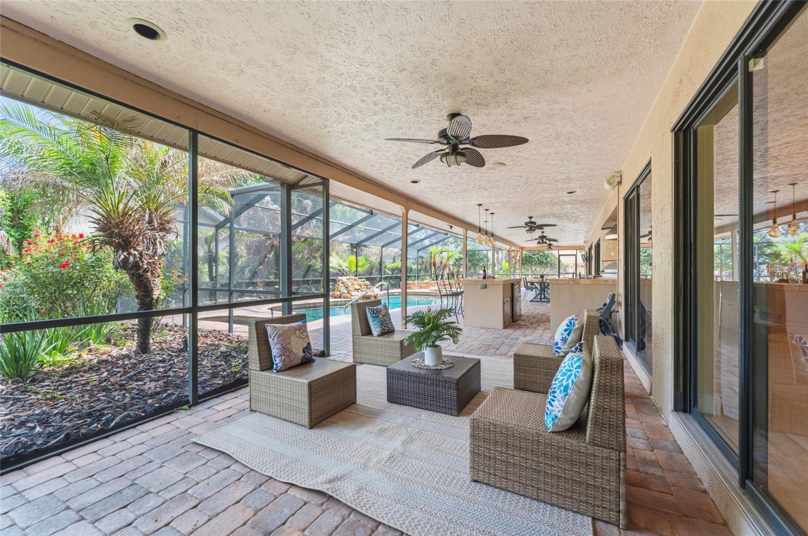 8701 TANTALLON CIR, TAMPA, FL, 33647