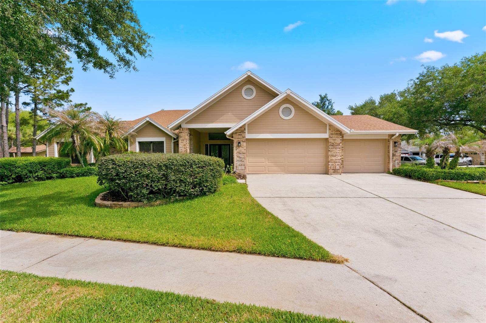 8701 TANTALLON CIR, TAMPA, FL, 33647