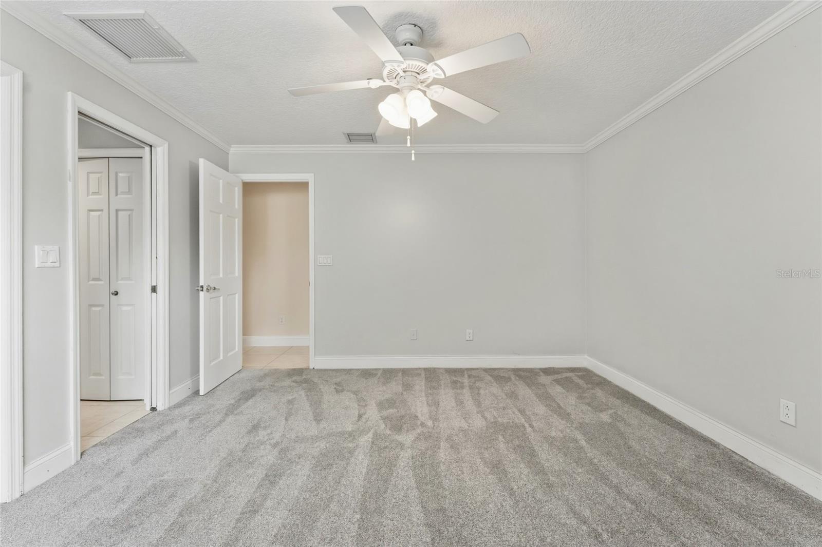 8701 TANTALLON CIR, TAMPA, FL, 33647