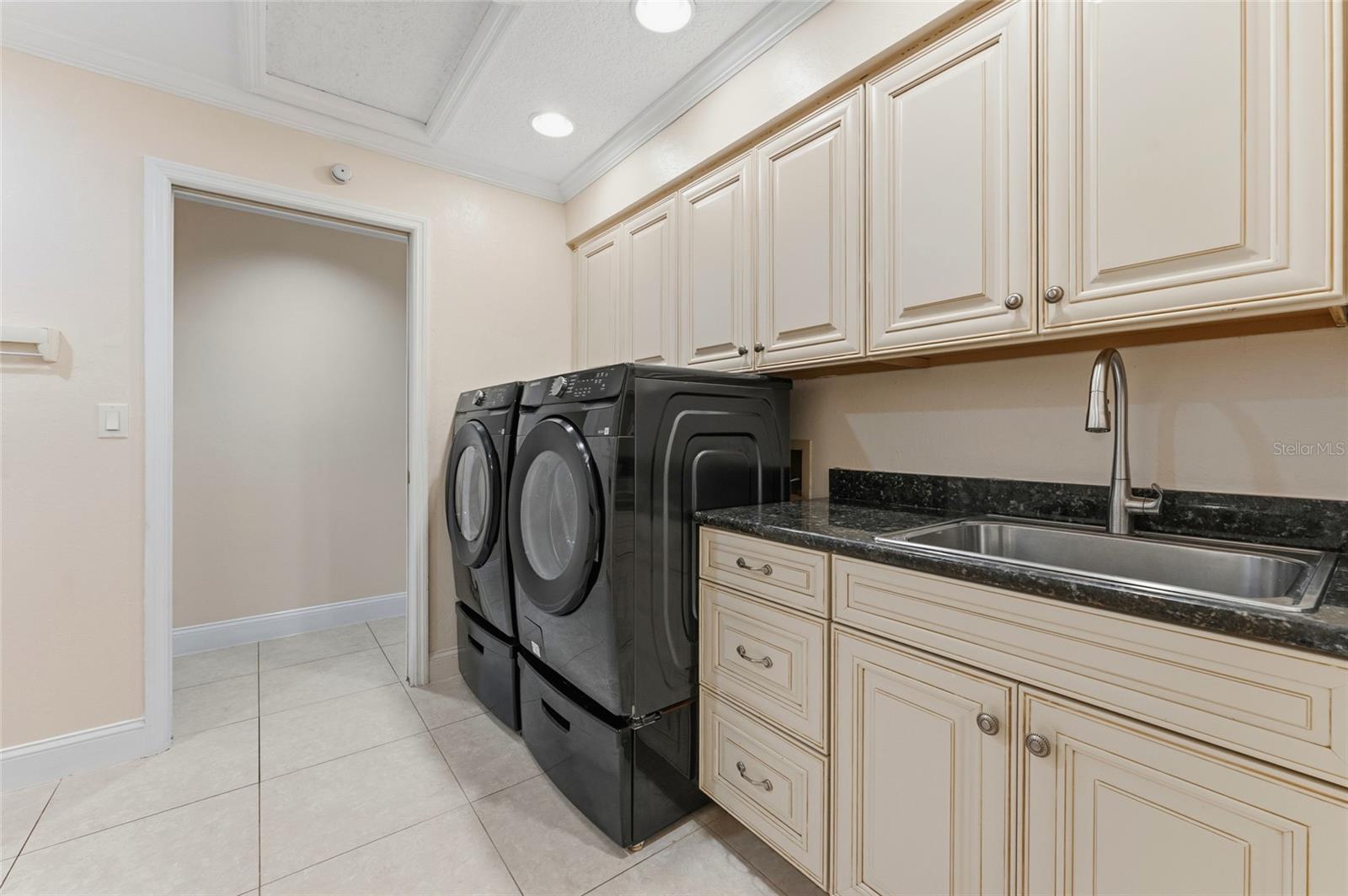 8701 TANTALLON CIR, TAMPA, FL, 33647