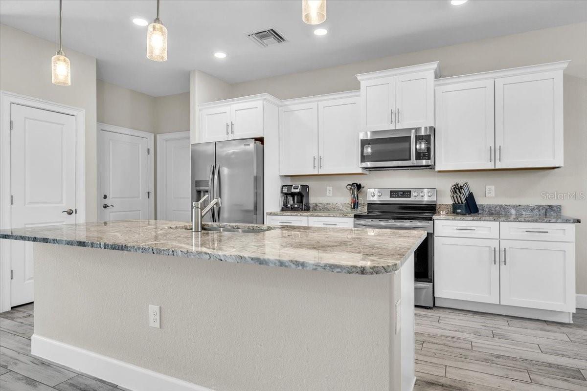 16047 DINAL DR, PUNTA GORDA, FL, 33955