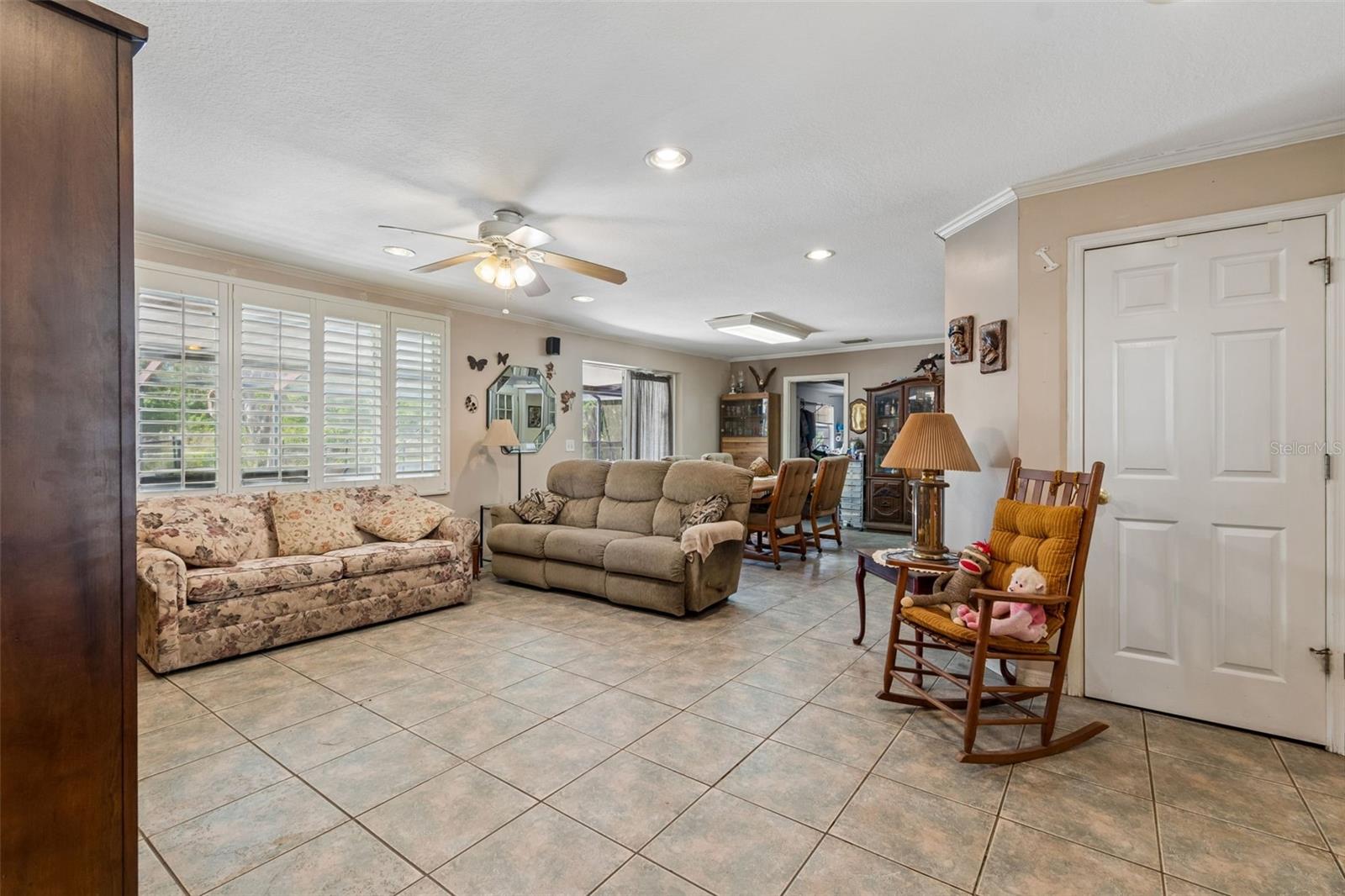 212 CRYSTAL LAKE RD, LUTZ, FL, 33548