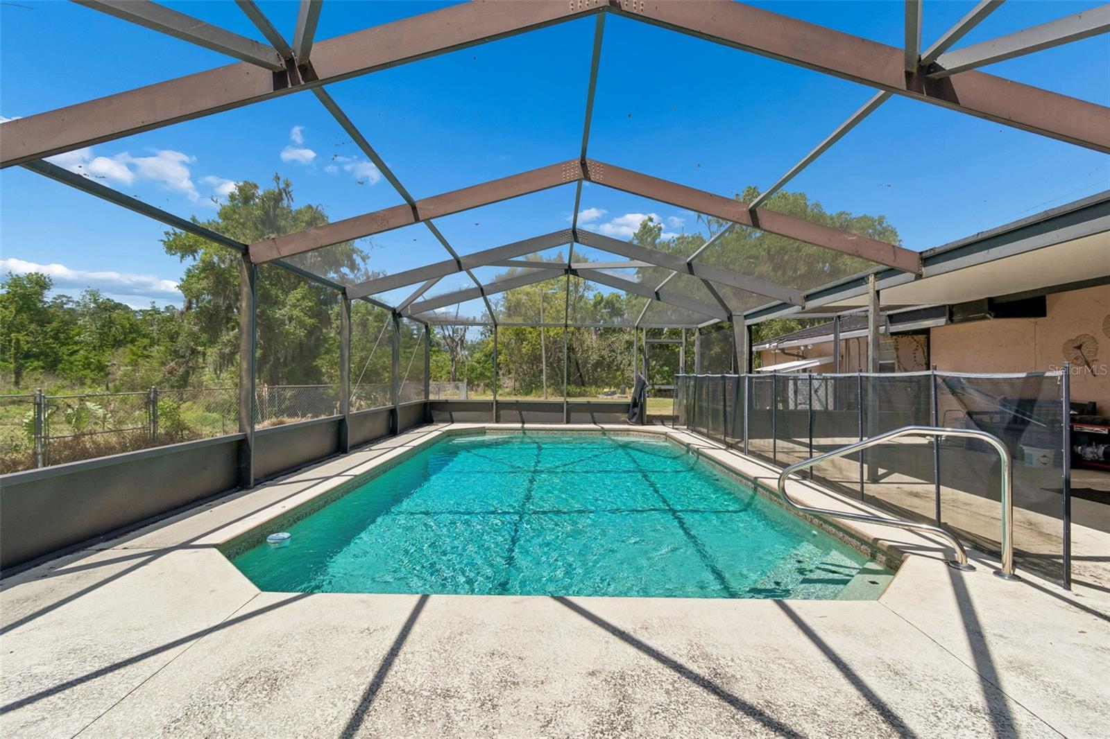 212 CRYSTAL LAKE RD, LUTZ, FL, 33548