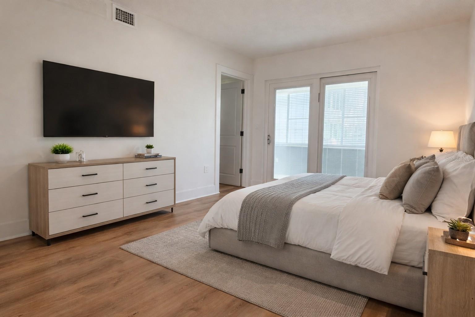 1001 77TH AVE N #102, ST PETERSBURG, FL, 33703