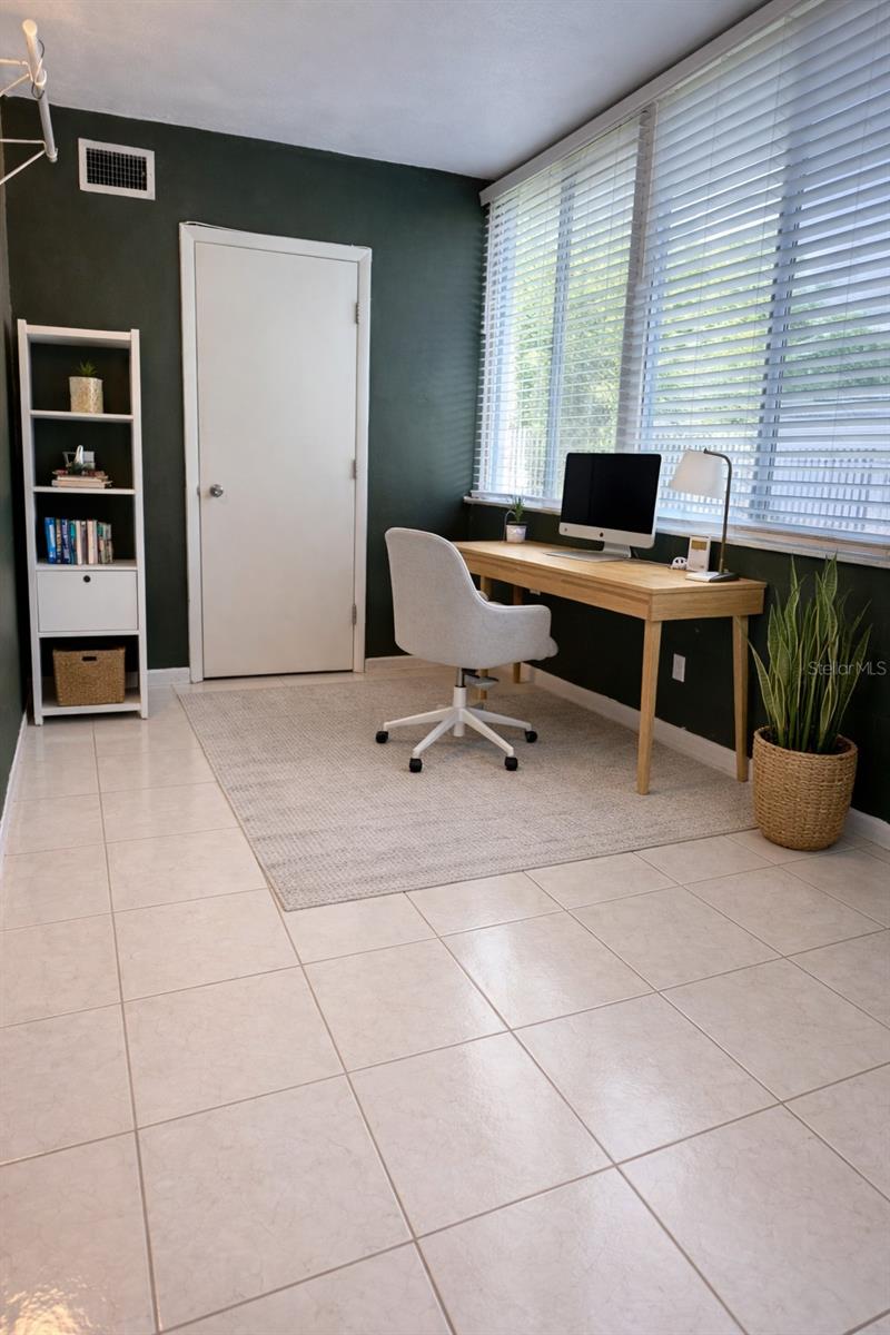 1001 77TH AVE N #102, ST PETERSBURG, FL, 33703