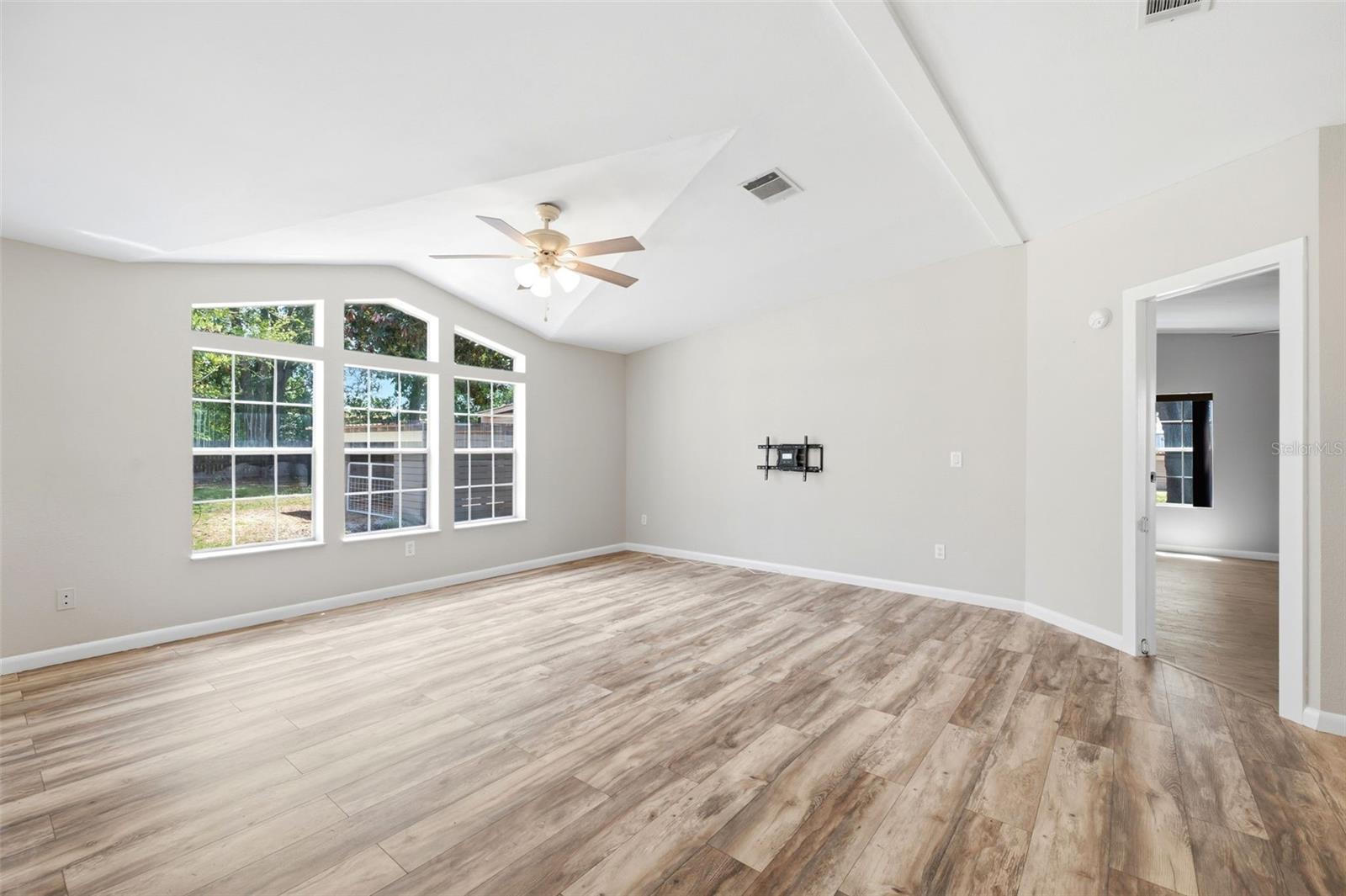 8606 BOYT RD, ZEPHYRHILLS, FL, 33540