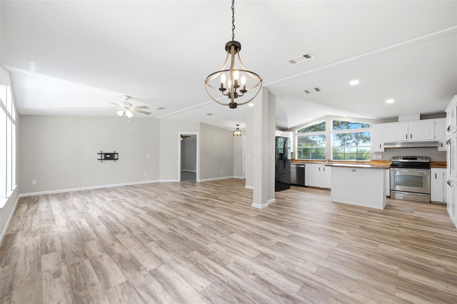 8606 BOYT RD, ZEPHYRHILLS, FL, 33540