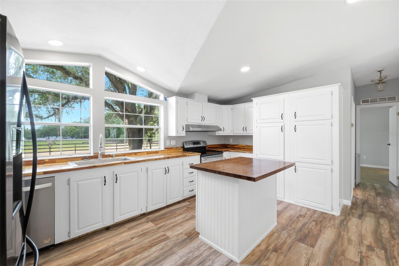 8606 BOYT RD, ZEPHYRHILLS, FL, 33540