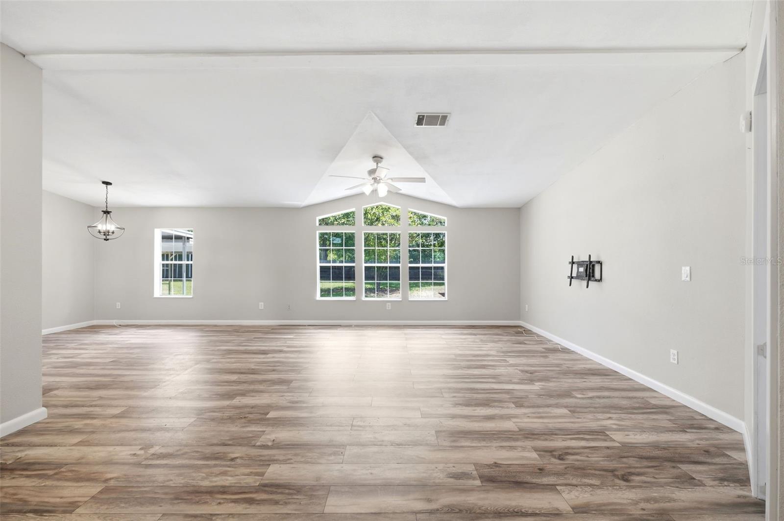 8606 BOYT RD, ZEPHYRHILLS, FL, 33540