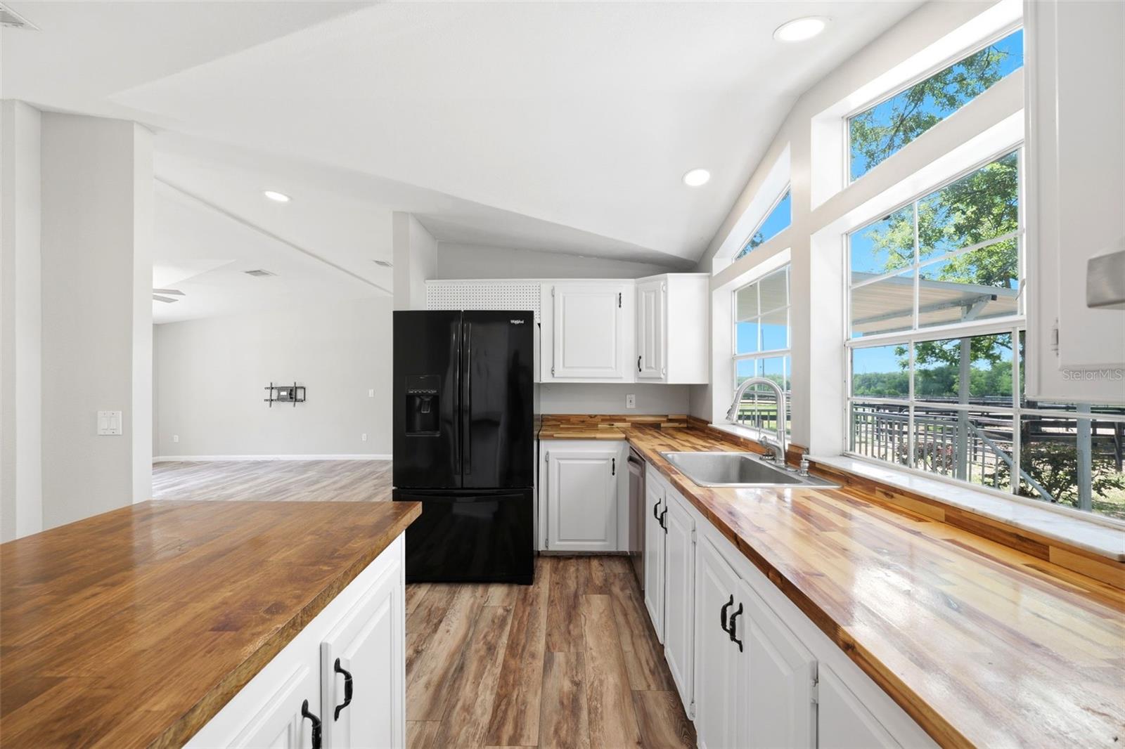 8606 BOYT RD, ZEPHYRHILLS, FL, 33540