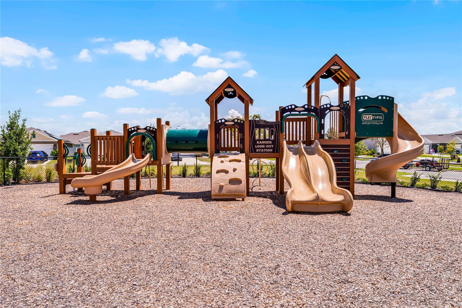 2057 WALNUT CREEK DR, KISSIMMEE, FL, 34744