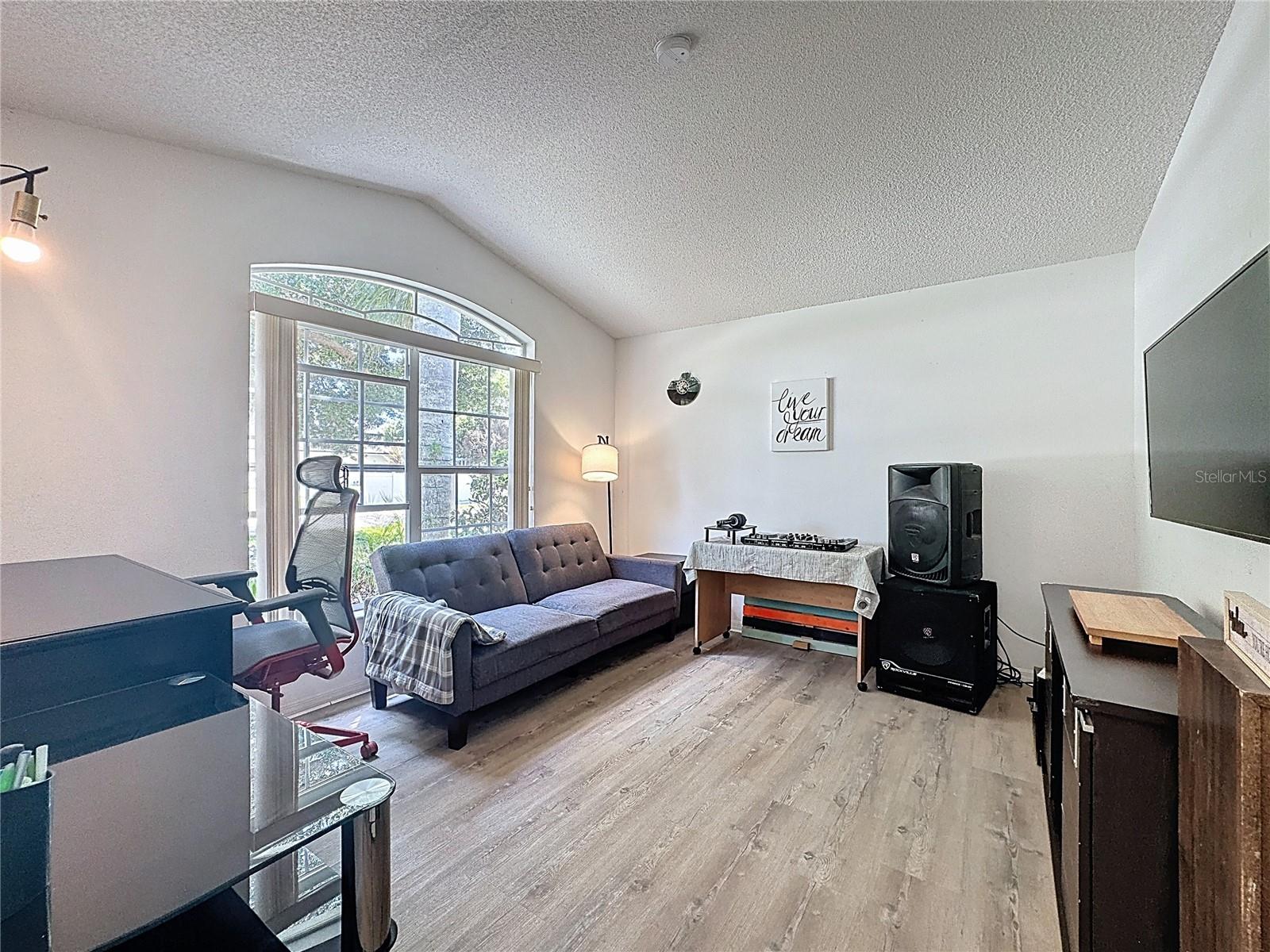 566 MONTANA AVE, DAVENPORT, FL, 33897