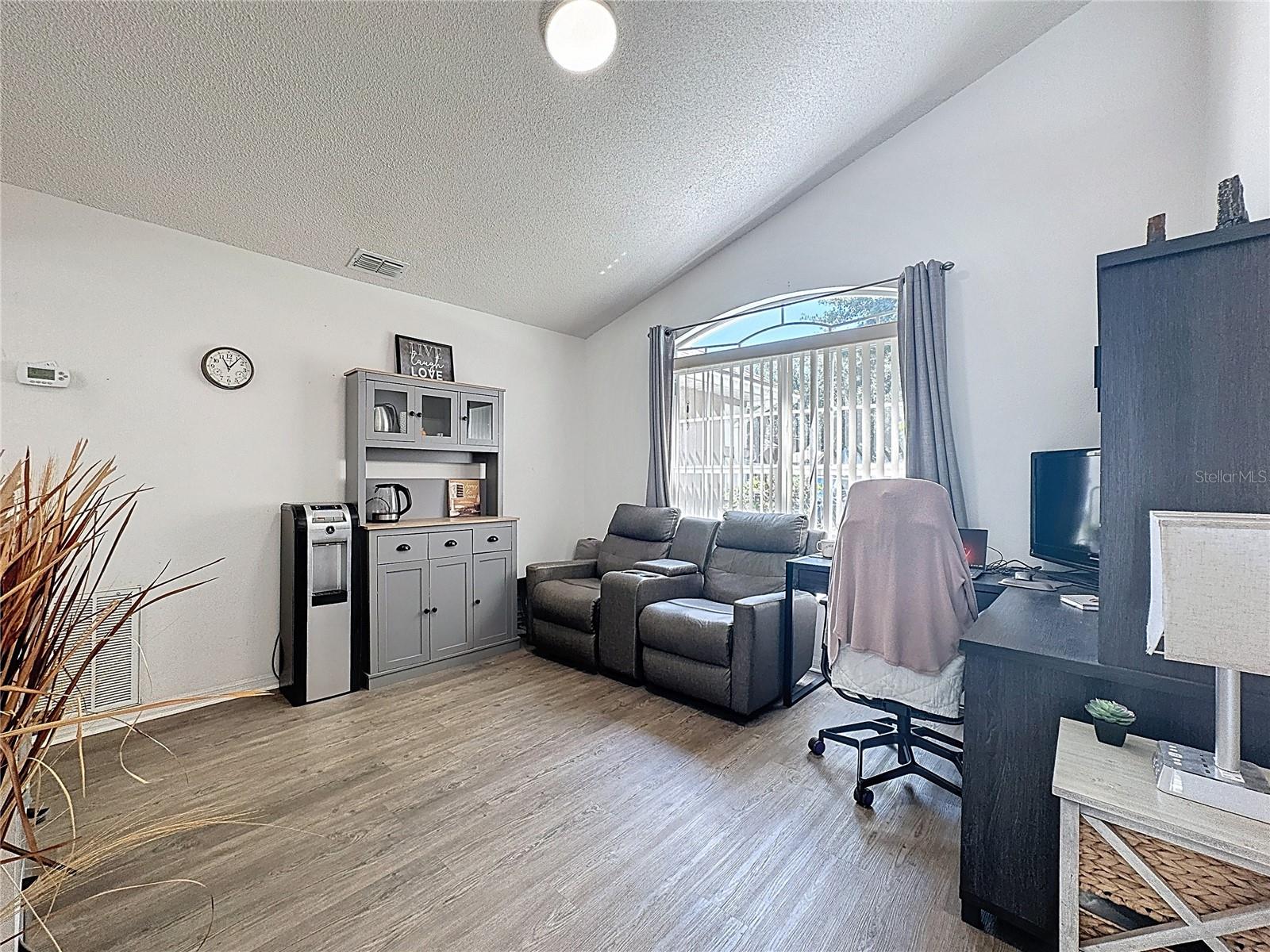 566 MONTANA AVE, DAVENPORT, FL, 33897