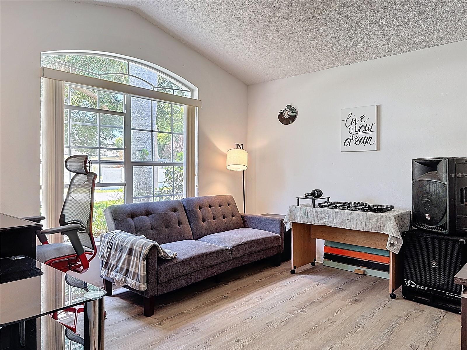 566 MONTANA AVE, DAVENPORT, FL, 33897