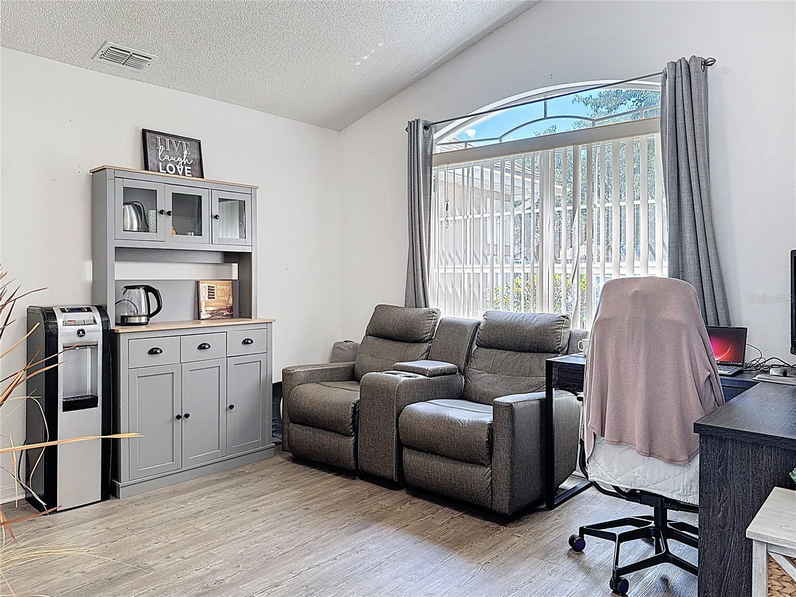 566 MONTANA AVE, DAVENPORT, FL, 33897