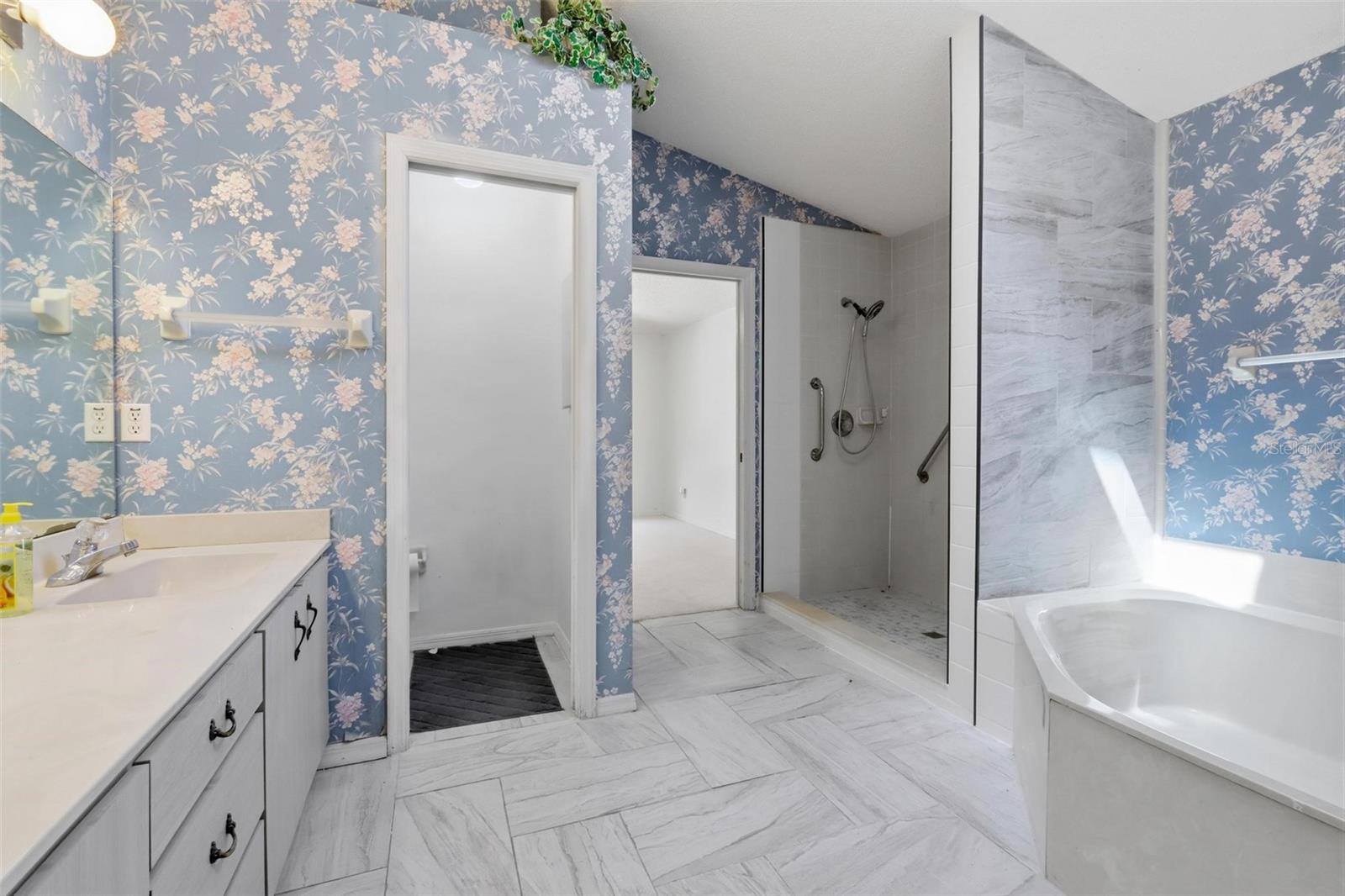 317 GLENBRIAR CIR, DAYTONA BEACH, FL, 32114