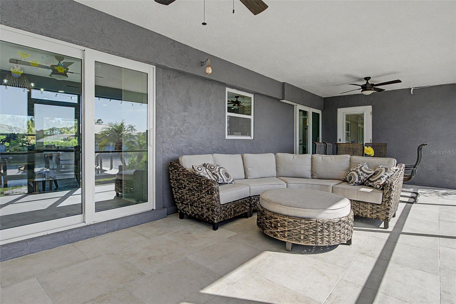 910 EAGLE LN, APOLLO BEACH, FL, 33572