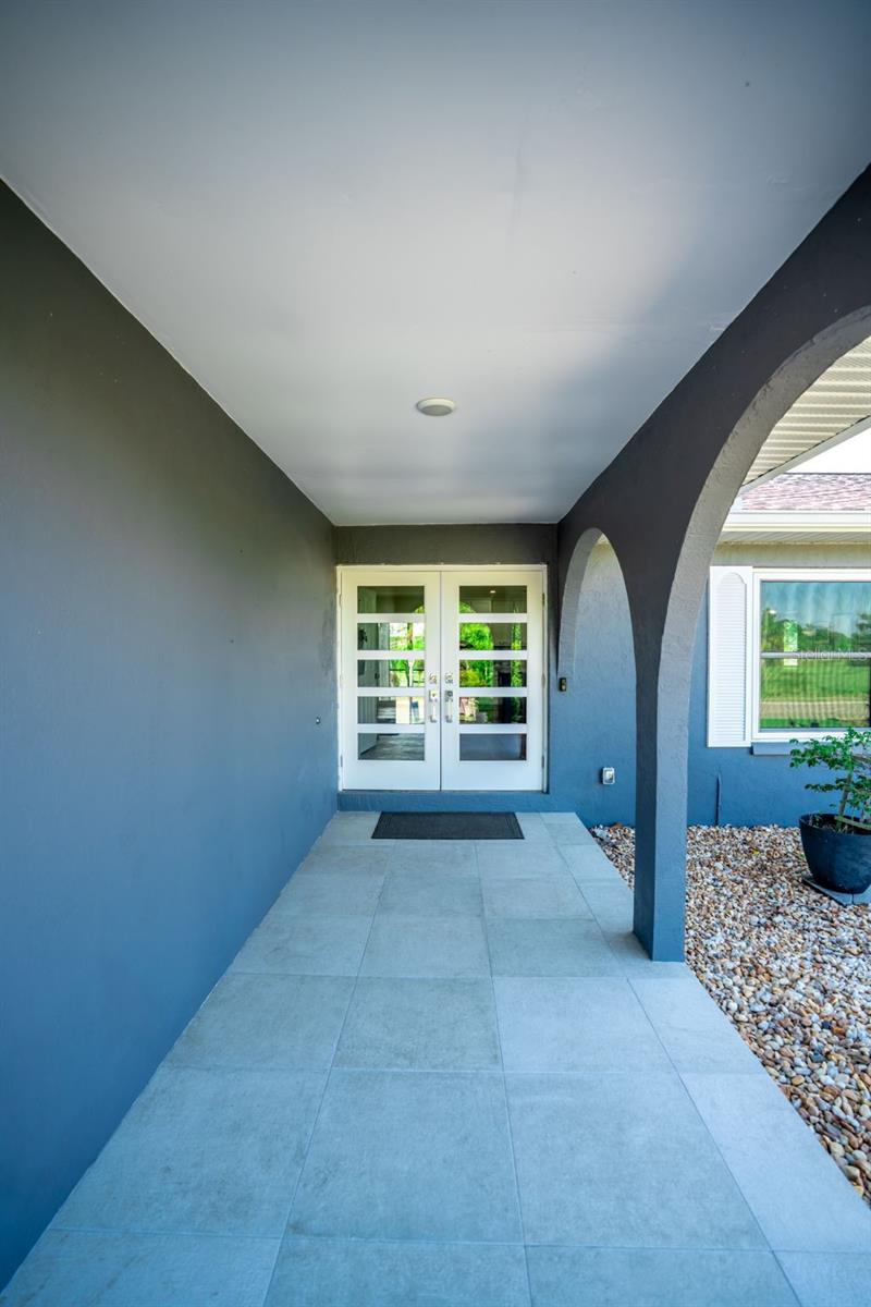 910 EAGLE LN, APOLLO BEACH, FL, 33572