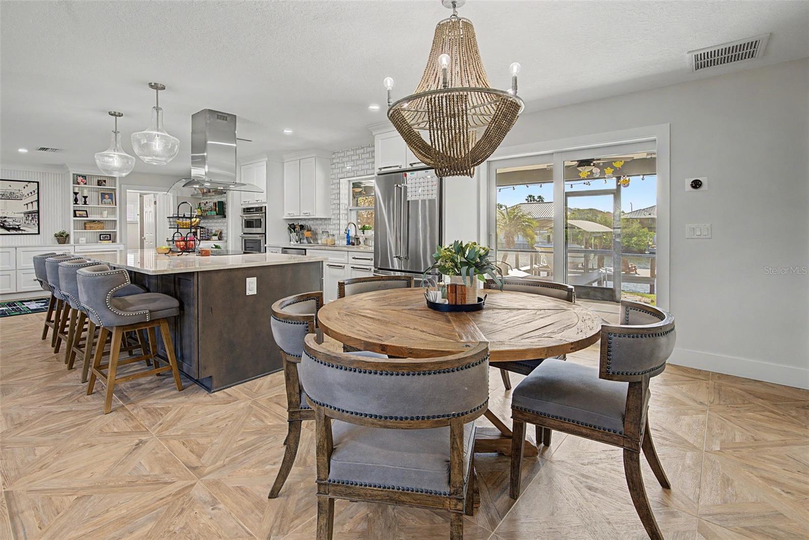 910 EAGLE LN, APOLLO BEACH, FL, 33572