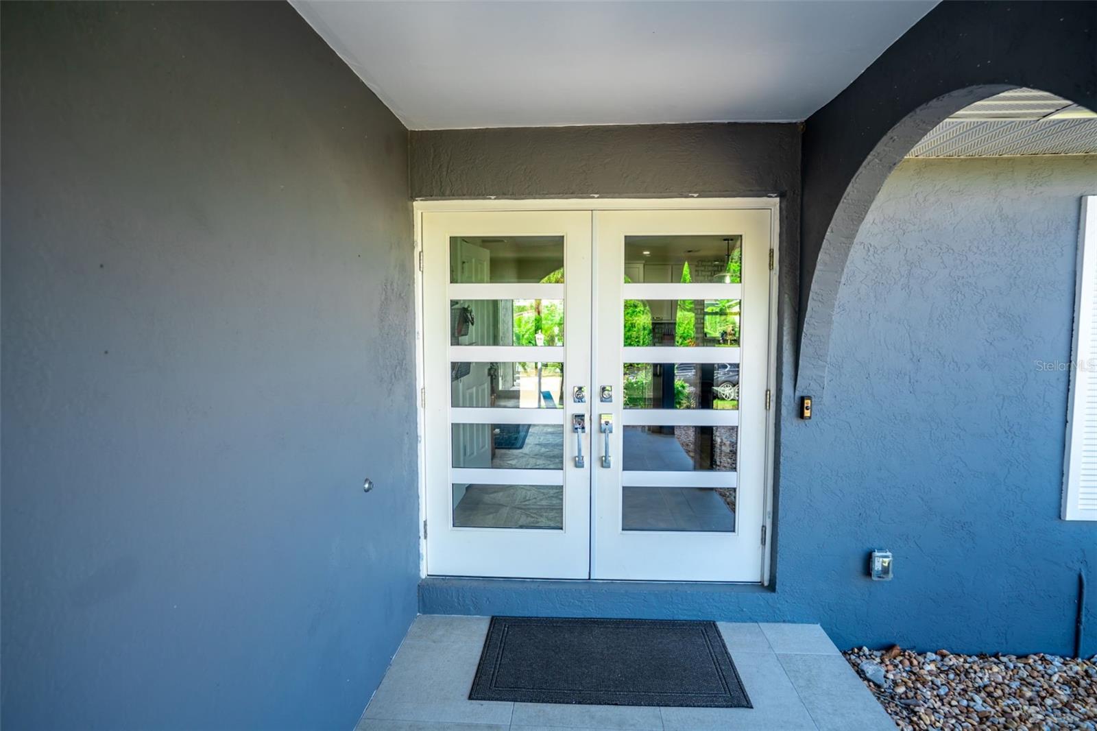 910 EAGLE LN, APOLLO BEACH, FL, 33572