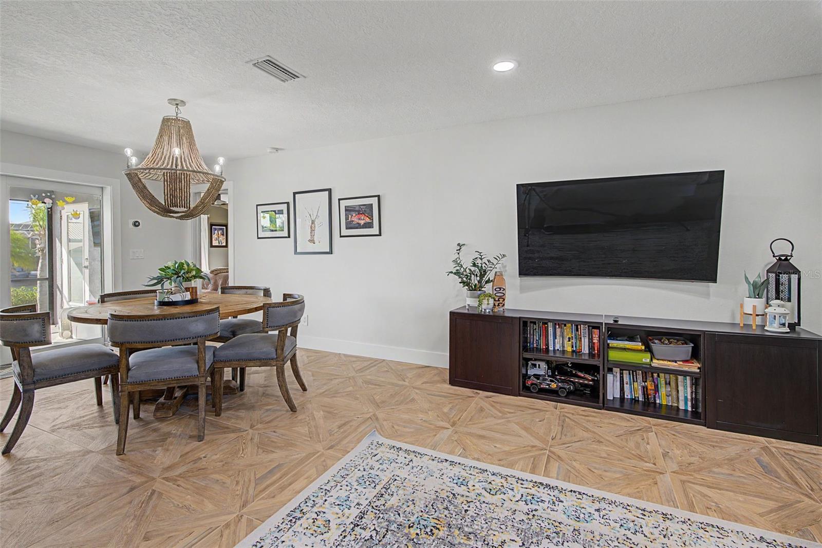 910 EAGLE LN, APOLLO BEACH, FL, 33572