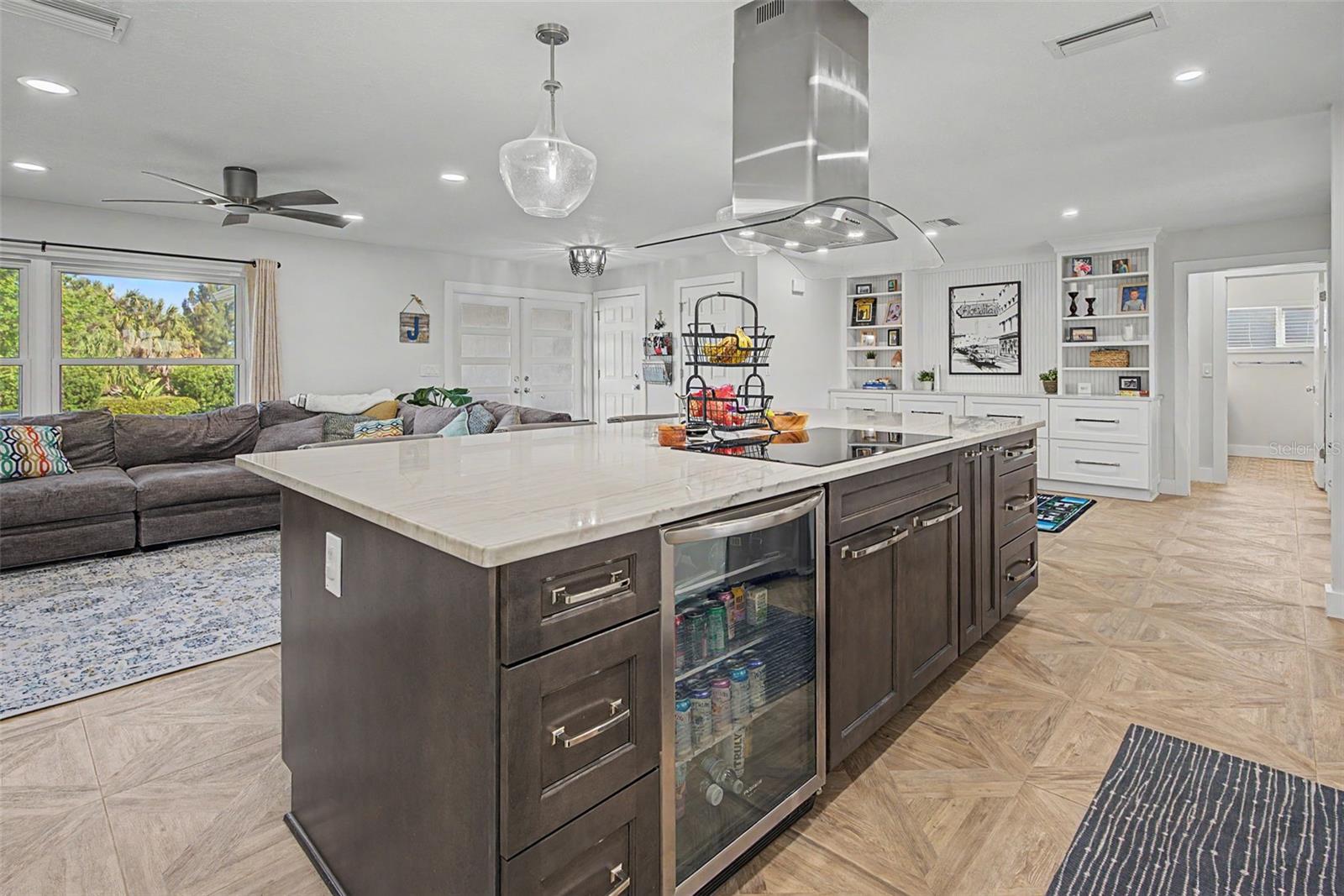 910 EAGLE LN, APOLLO BEACH, FL, 33572