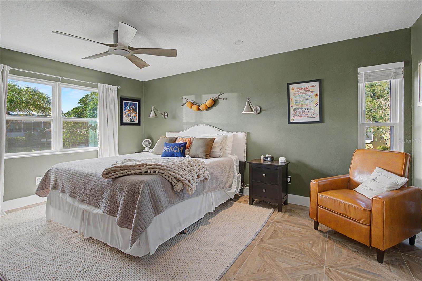 910 EAGLE LN, APOLLO BEACH, FL, 33572