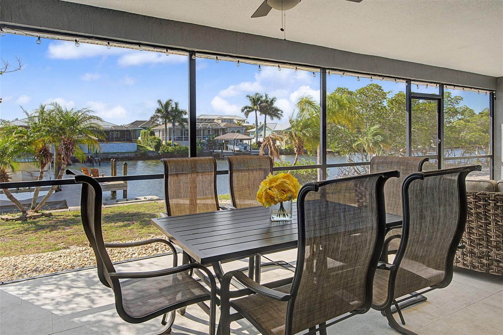 910 EAGLE LN, APOLLO BEACH, FL, 33572