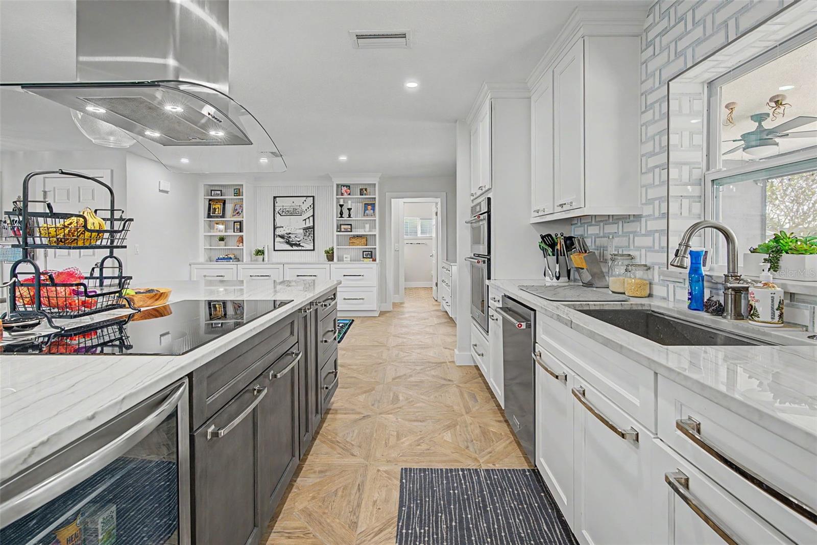 910 EAGLE LN, APOLLO BEACH, FL, 33572