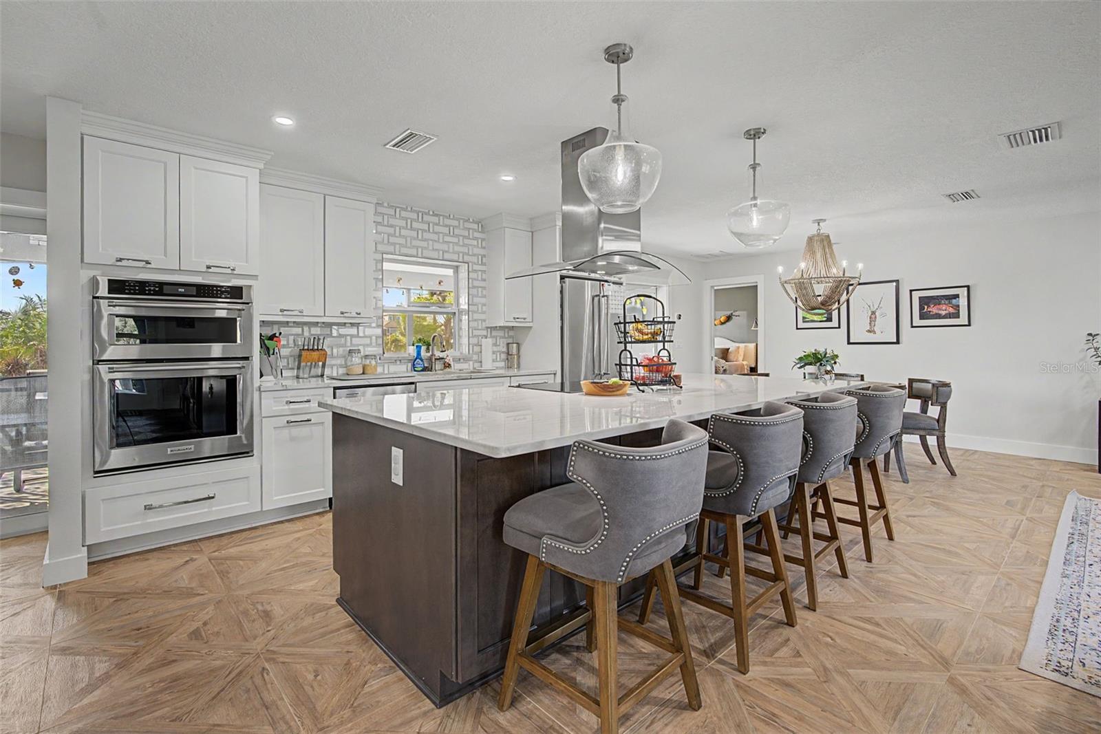 910 EAGLE LN, APOLLO BEACH, FL, 33572