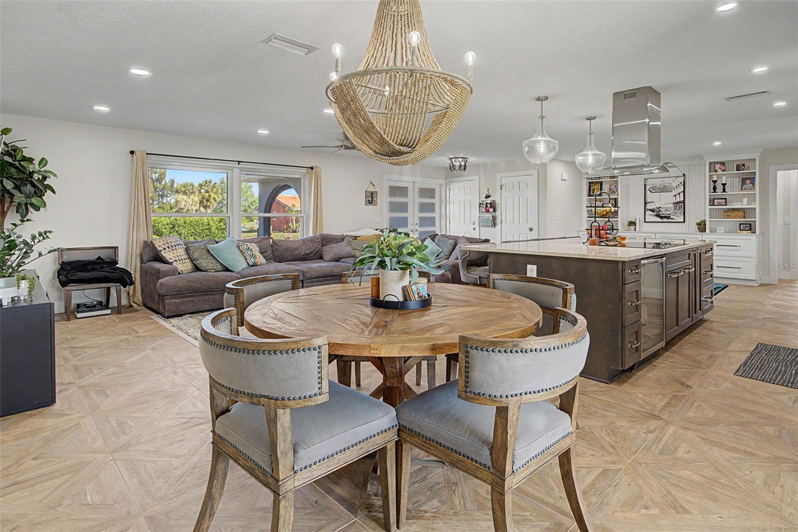 910 EAGLE LN, APOLLO BEACH, FL, 33572